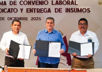 Yamil Melgar firma convenio laboral con trabajadores del Ayuntamiento de Tapachula
