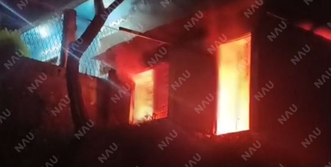 Incendio consume vivienda en Jardines de Chiapas; no se reportan personas lesionadas