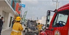 Jeep de lujo queda reducido a cenizas tras incendio en la 17 Oriente