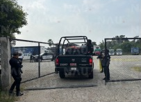 Muere trabajador prensado entre dos unidades en pensión de transporte en Tapachula