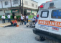 Accidente entre motociclista y taxi deja un lesionado y tres mujeres con crisis nerviosa en Tapachula