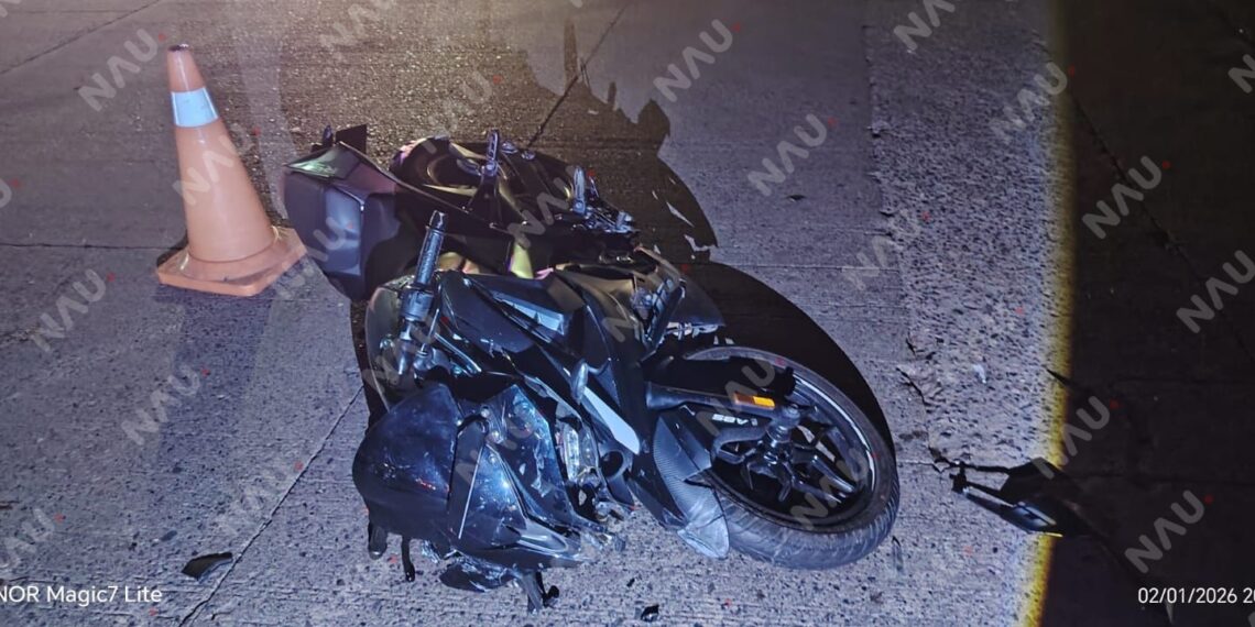 Accidente entre camioneta y motocicleta deja un joven lesionado en cruce de la Avenida Central