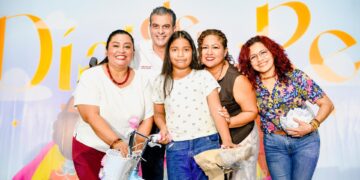 Yamil Melgar celebra junto a la niñez tapachulteca