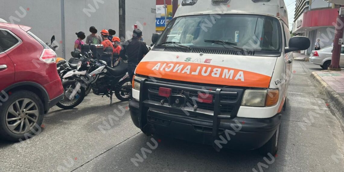 Mujer resulta lesionada tras presunto incidente vial en el centro de Tapachula