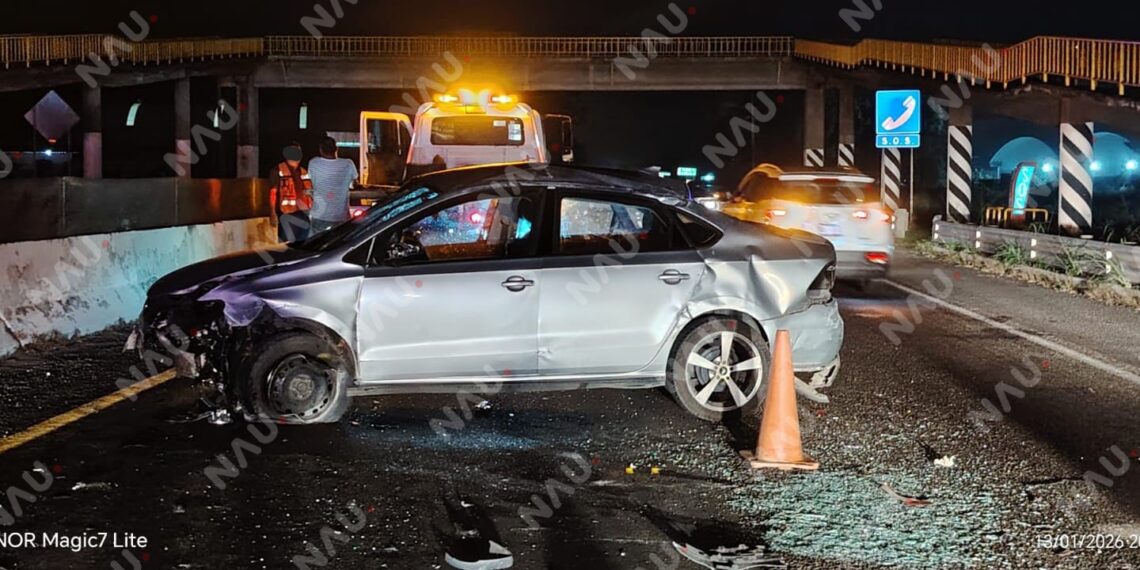 Accidente vehicular deja daños materiales en la carretera Tapachula – Tuxtla Chico