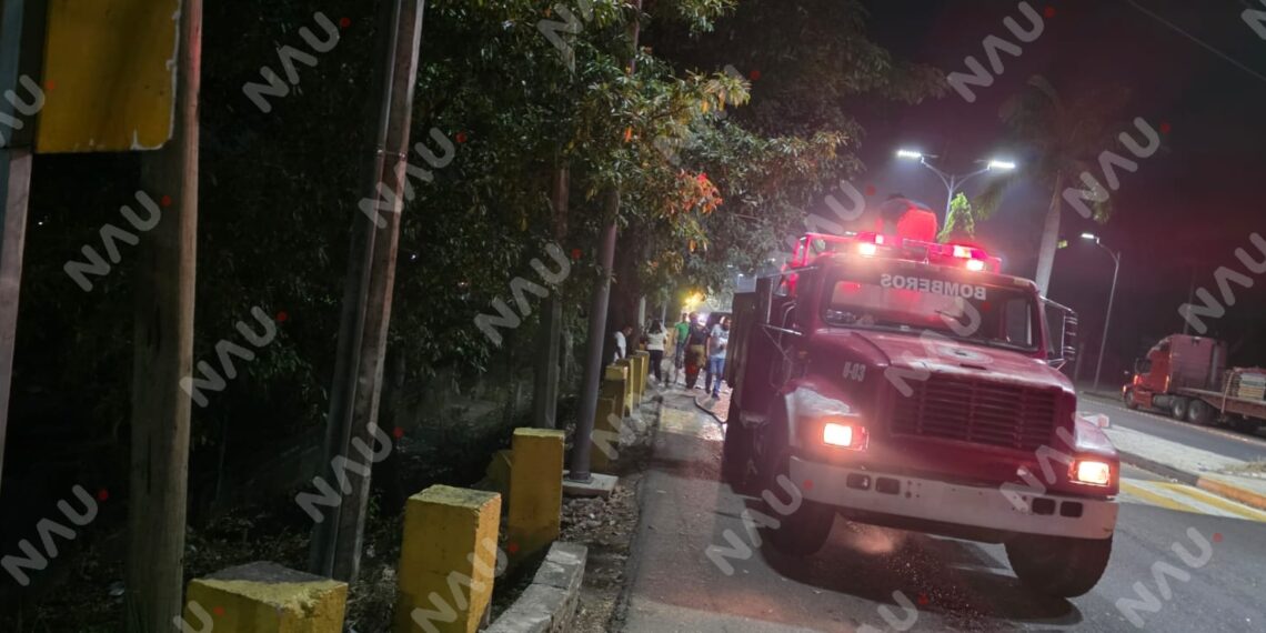 Oportuna intervención del Heroico Cuerpo de Bomberos evita riesgos tras incendio de basura