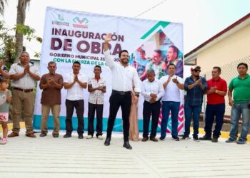 Víctor Saldaña, entrega obras de corazón 💚
