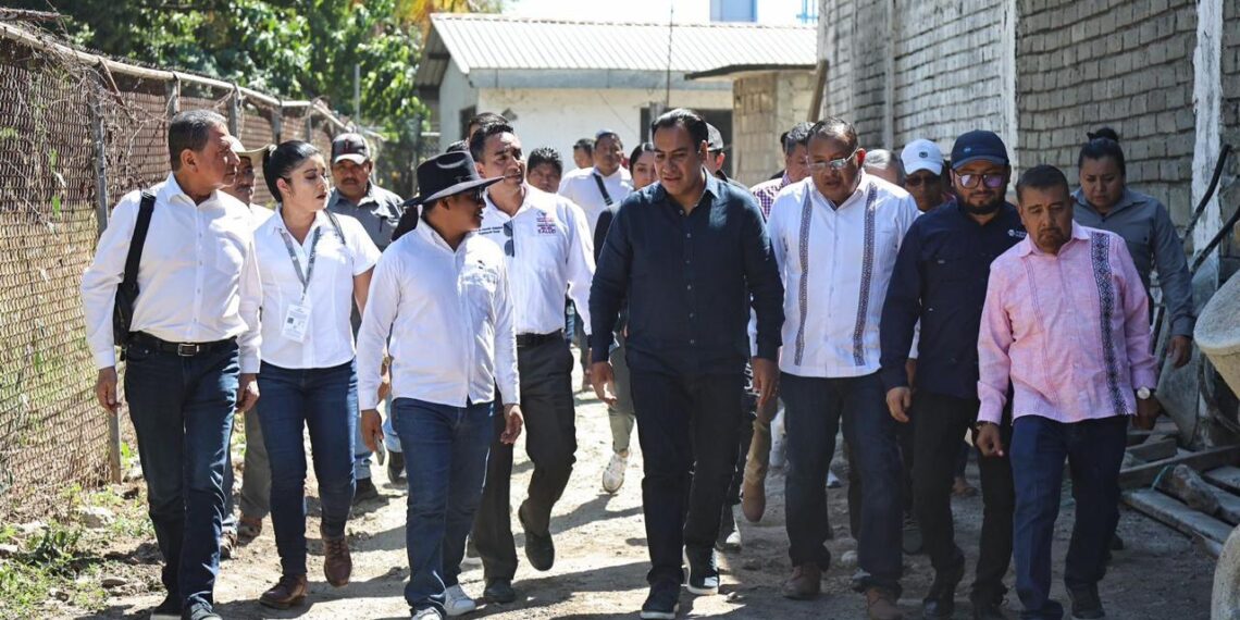 Con inversión de 20 mdp, Eduardo Ramírez fortalece salud y acceso al agua segura en Acapetahua