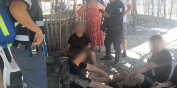 Evitan tragedia en la costa: rescatan a tres visitantes arrastrados por corrientes en San Benito