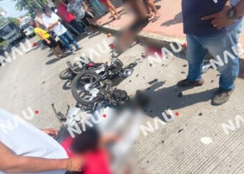 Colisionan dos motociclistas en el camino a La Pita; Grupo CARCH brinda auxilio