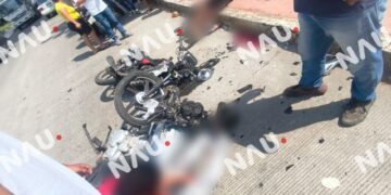 Colisionan dos motociclistas en el camino a La Pita; Grupo CARCH brinda auxilio