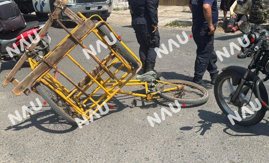 Accidente entre motocicleta y triciclo deja a adulto mayor lesionado en Tapachula