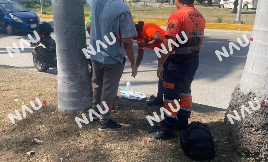 Motociclista resulta lesionado tras accidente en la 4ª Sur de Tapachula