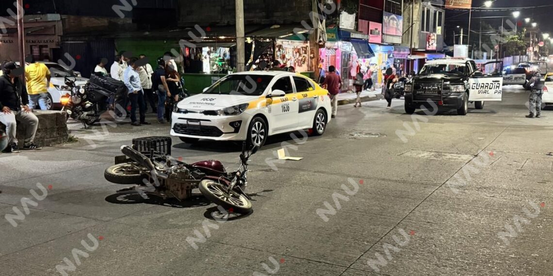Motociclista resulta gravemente herido tras choque con taxi en la 28 Oriente