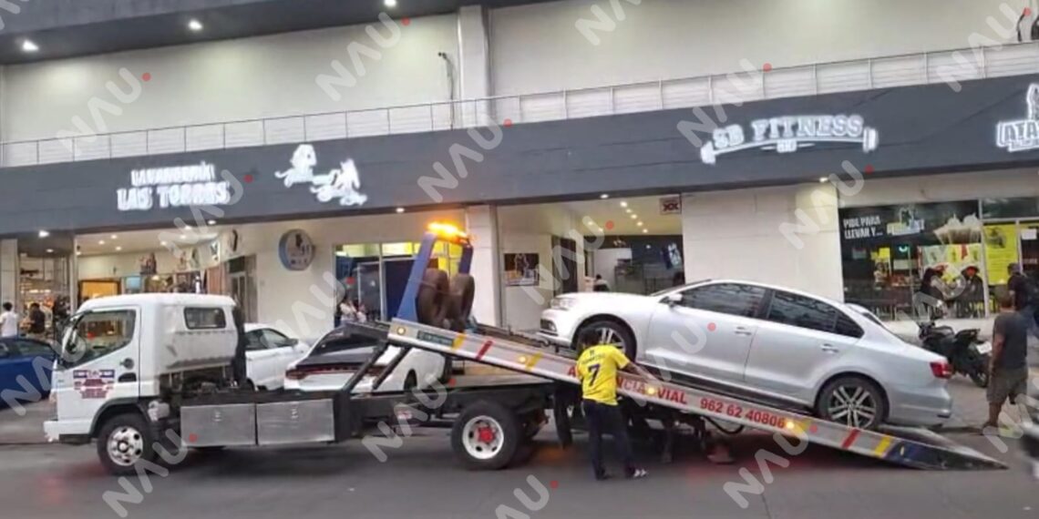 Detiene la SMyT en Tapachula carro particular que ofertaba servicio con InDrive