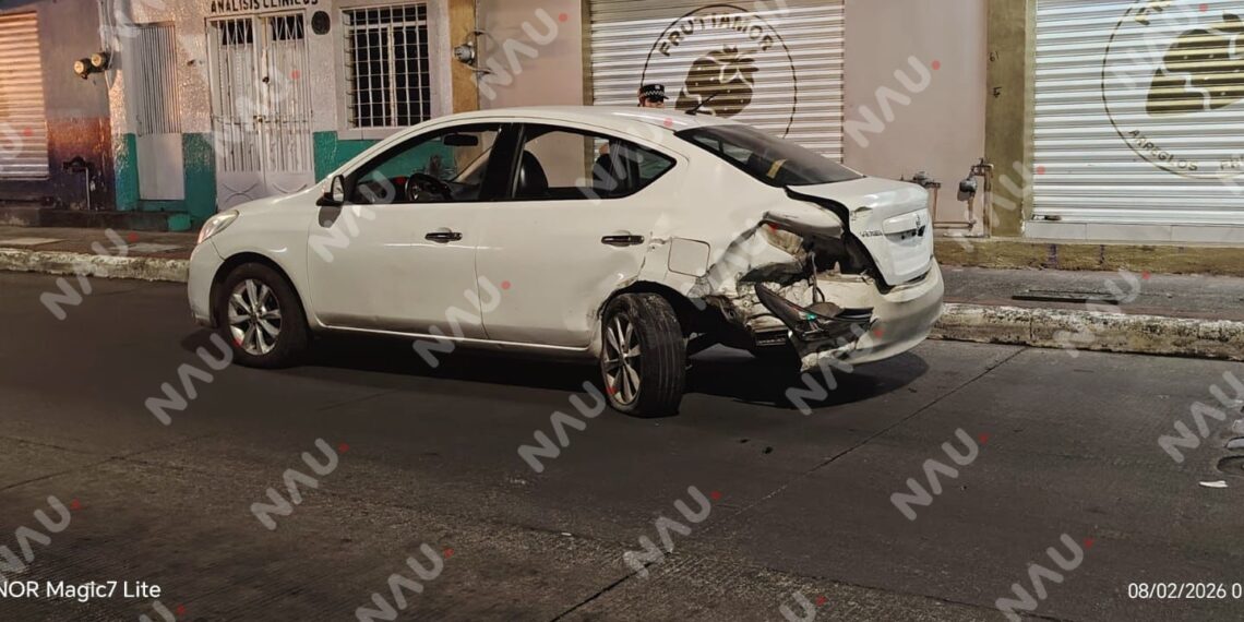Se da a la fuga tras provocar choque en céntrico crucero de Tapachula