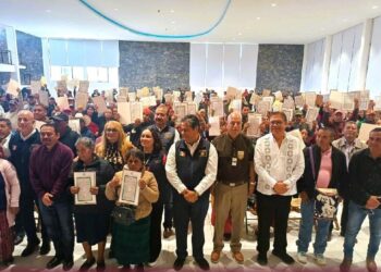 Entregan 160 actas de naturalización a guatemaltecos en Chiapas; fortalecen política migratoria humanista