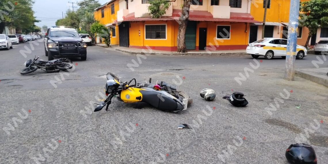 Choque entre motocicletas deja tres lesionados en la 13 Norte