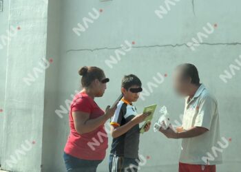 Pequeñas manos, grandes gestos: cuando la bondad sale del aula a la calle