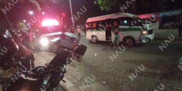 Motociclista menor de edad sufre fractura expuesta tras choque con colectivo en Tapachula