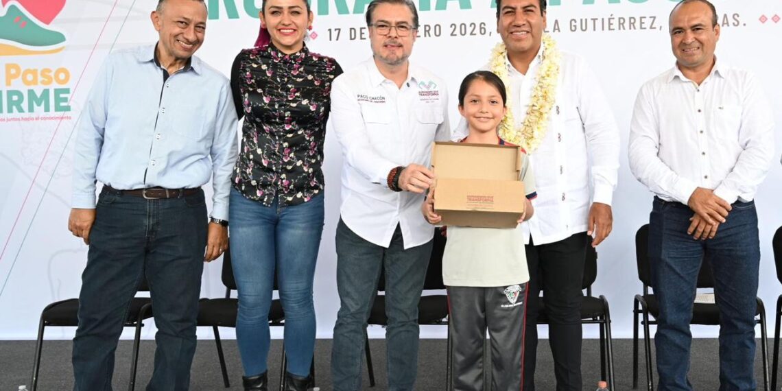 En Tuxtla Gutiérrez, Eduardo Ramírez y Paco Chacón entregan apoyos del programa A Paso Firme