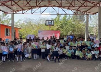 Empresa SLM apoya a 135 estudiantes de la primaria La Soldadera en Tapachula