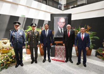 Gobernador Eduardo Ramírez impone medalla “Dr. Manuel Velasco Suárez” al Dr. David Kershenobich