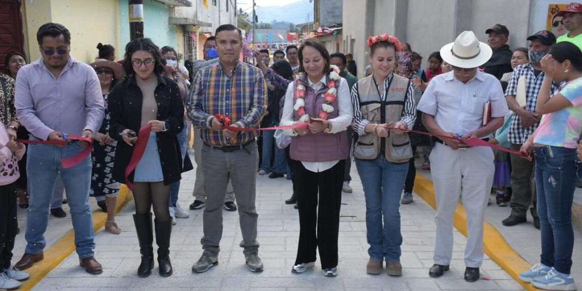 Inauguran rehabilitación de drenaje sanitario en el Barrio Ojo de Agua, fortaleciendo servicios básicos para las familias