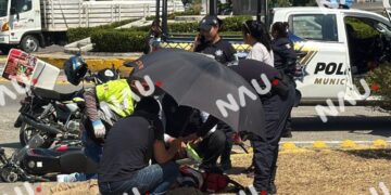 Motociclista resulta lesionado tras choque contra camioneta en rotonda de Tapachula