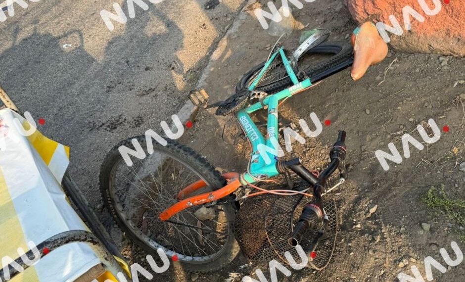 Motociclista y ciclista resultan lesionados tras choque por alcance en el Libramiento Sur