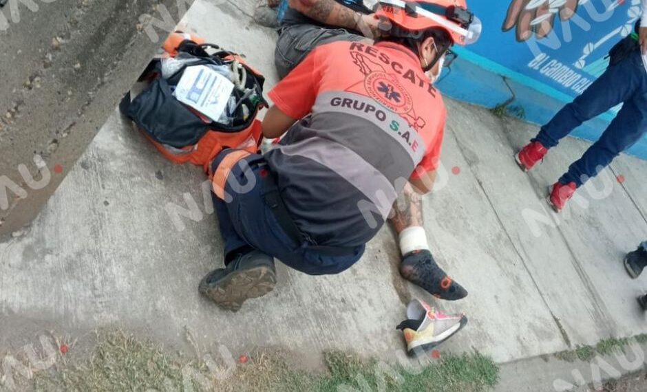 Motociclistas resultan lesionados tras choque en el centro de Tapachula