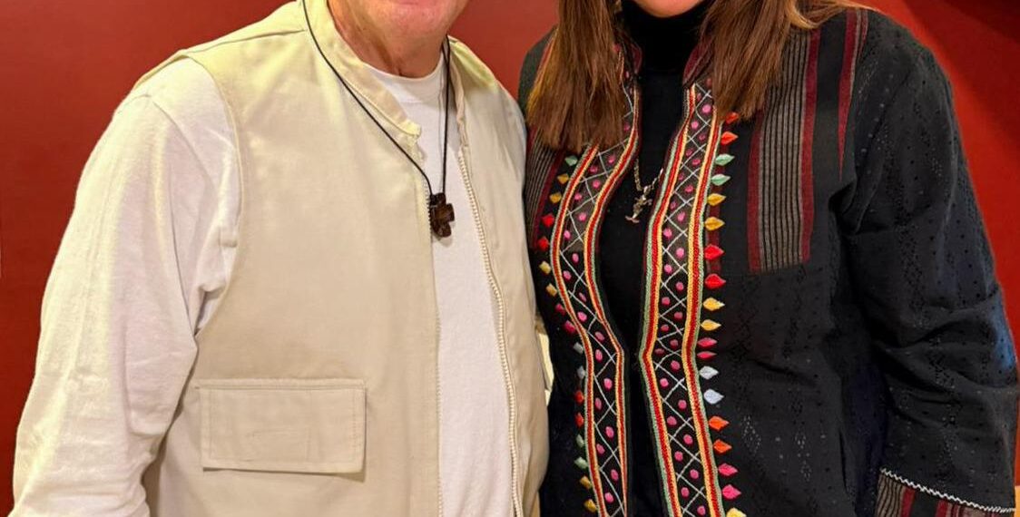 Se reúne Fabiola Ricci con el sacerdote Alejandro Solalinde