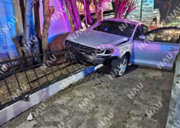 Choque entre dos vehículos en Tapachula deja daños materiales; no hubo lesionados