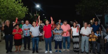 Inauguran sistema de iluminación en la 6ª y 8ª Norte de la colonia Barrio Nuevo en Suchiate