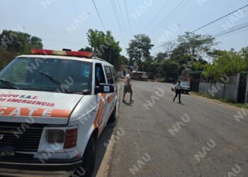 Motociclista resulta lesionado tras derrapar para evitar colectivo en Tapachula