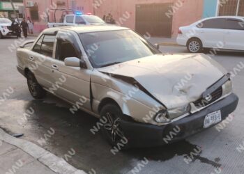 Fuerte choque en el centro de Tapachula deja a dos menores lesionadas y cuantiosos daños