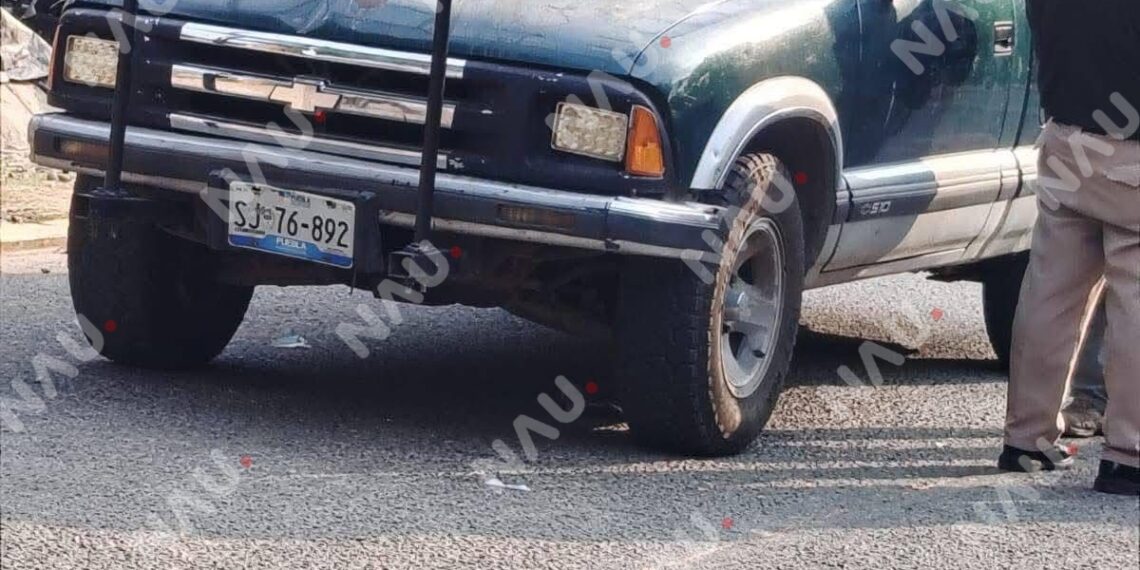 Ejecutan a hombre dentro de camioneta en Tuzantán