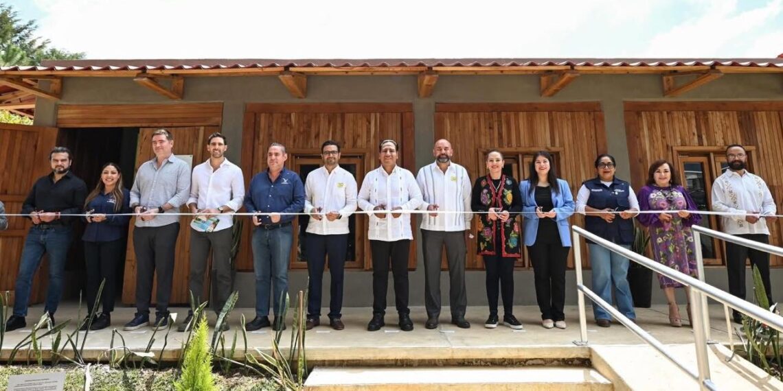 Eduardo Ramírez suma esfuerzos con iniciativa privada para fortalecer la educación en Chiapas