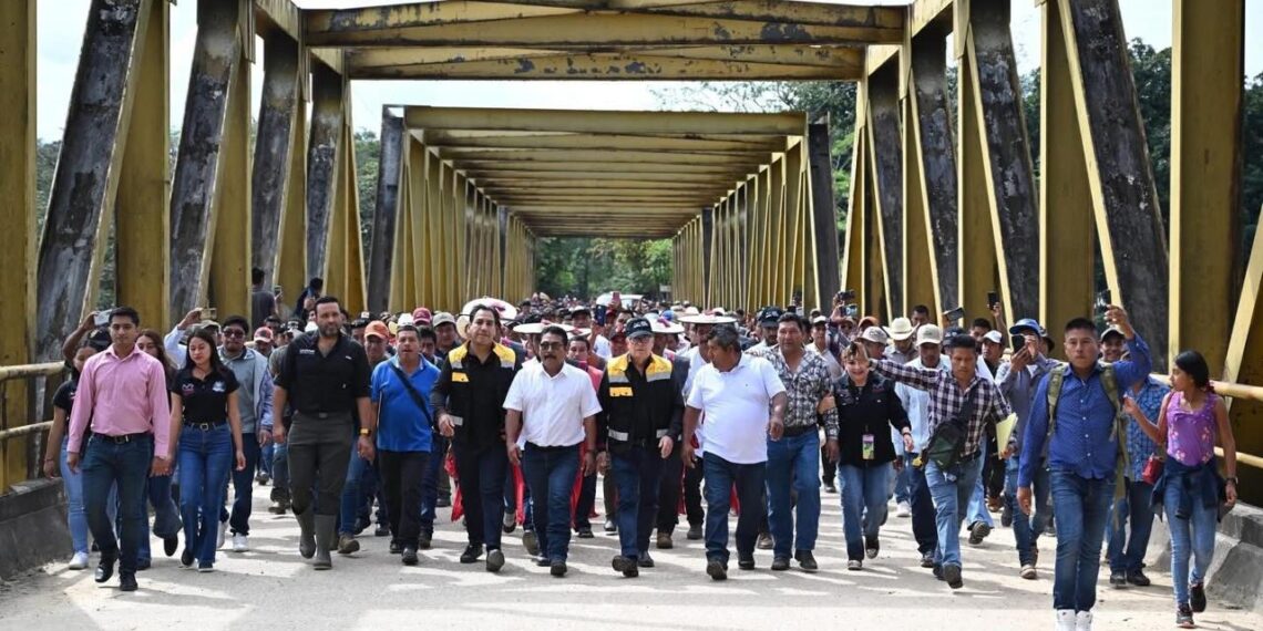 Eduardo Ramírez fortalece infraestructura de caminos en Maravilla Tenejapa