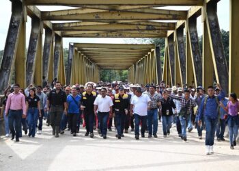 Eduardo Ramírez fortalece infraestructura de caminos en Maravilla Tenejapa