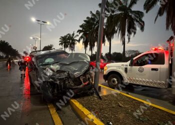 DOS LESIONADOS TRAS COLISIÓN EN EL LIBRAMIENTO SUR PONIENTE DE TAPACHULA