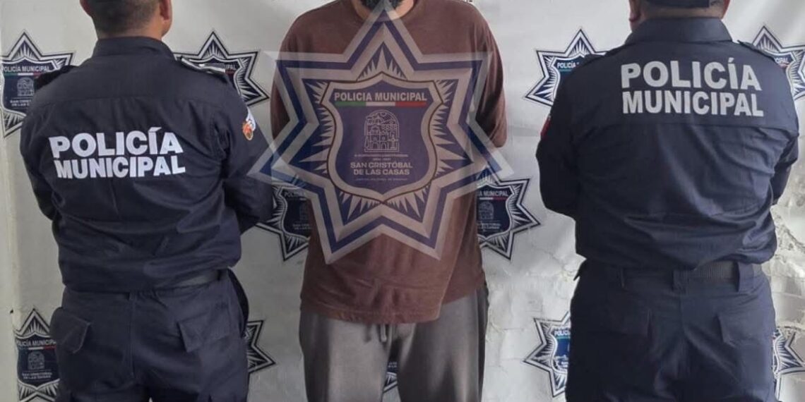 Policía Municipal detiene a masculino por portación ilegal de arma de fuego en San Cristóbal
