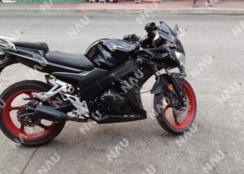 🚨 MOTOCICLISTA SUFRE ACCIDENTE TRAS PERDER EL CONTROL DE SU UNIDAD EN TAPACHULA