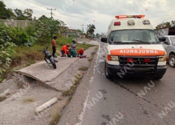 MOTOCICLISTA ES EMBESTIDO Y RESULTA CON LESIONES EN LA TAPACHULA–PUERTO MADERO
