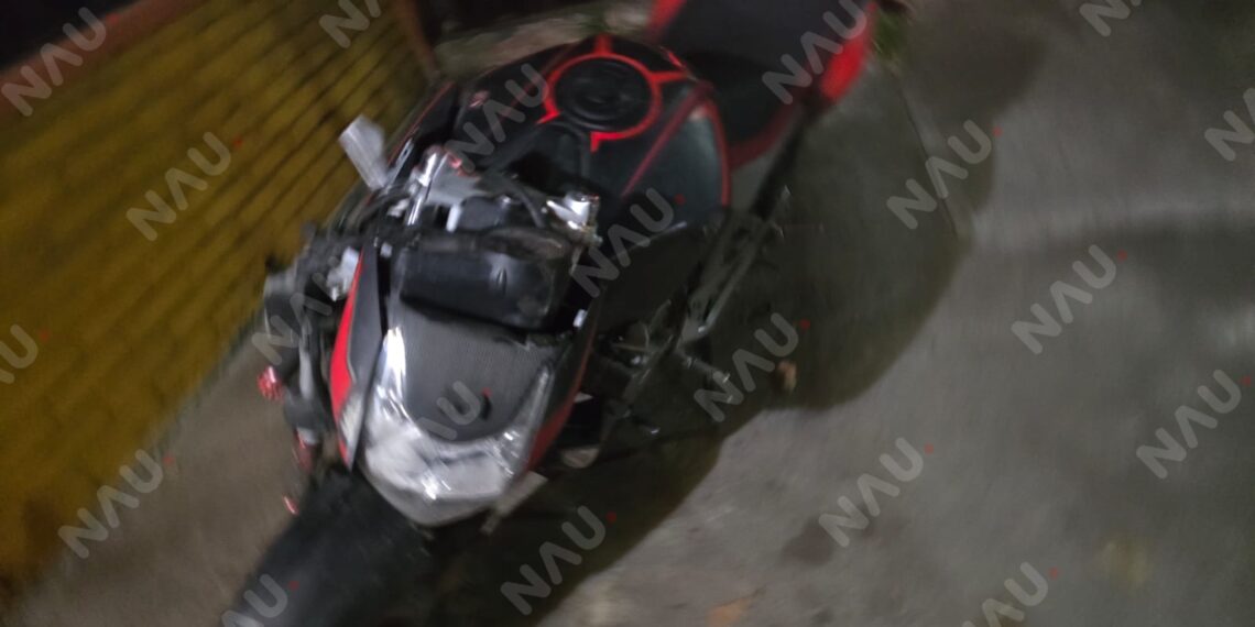 🚨 Motociclista lesionado tras impactarse contra vivienda en Tapachula