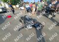 Corte de circulación provoca choque entre auto y motocicleta en Tapachula