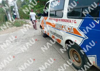 MUJER Y MENOR RESULTAN LESIONADAS TRAS ACCIDENTE EN LA COLONIA EL TESORO