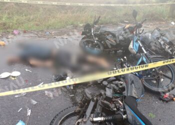 Una persona sin vida y tres lesionados tras colisión de motocicletas en Huixtla