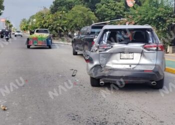 CHOQUE POR ALCANCE DEJA TRES LESIONADOS LEVES EN TAPACHULA