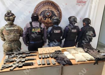 Durante diligencia de cateo en Huixtla, Grupo Interinstitucional asegura armas, droga, equipo táctico y vehículos